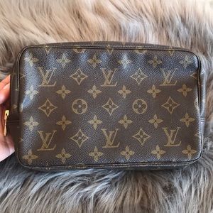 AUTHENTIC LOUIS VUITTON TOILETTE 23!!!!!